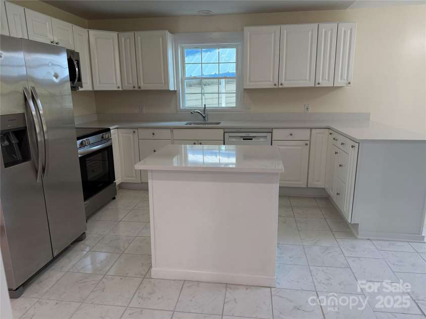 2611 Bobwhite Circle, Wingate, NC 28174.  MLS# CAR4299855, YatesRealty ID 4487. Open Kitchen 
