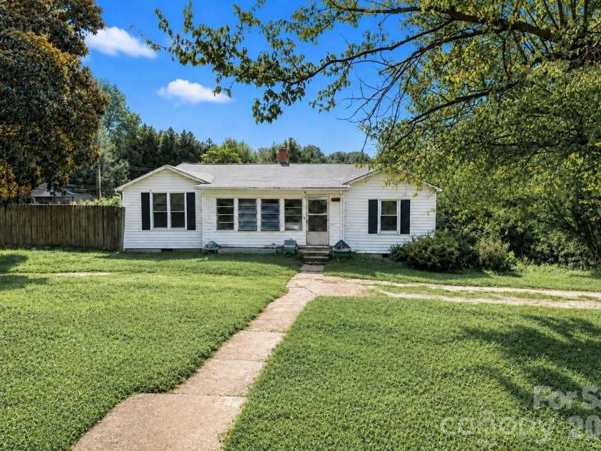 141 Pine State Road, Troutman, NC 28166.  MLS# CAR4413374, YatesRealty ID 44870. 