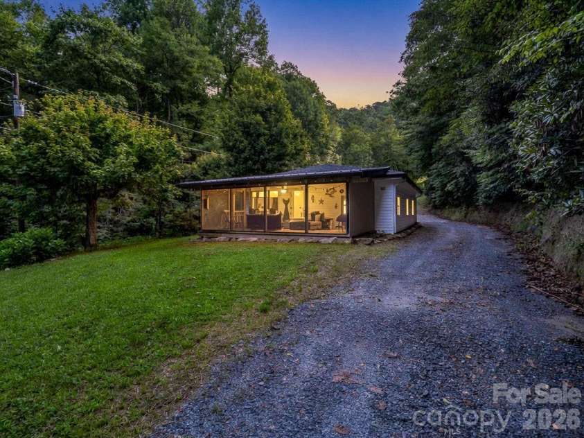60 Owenby Cove Road, Fairview, NC 28730.  MLS# CAR4408666, YatesRealty ID 44874. 