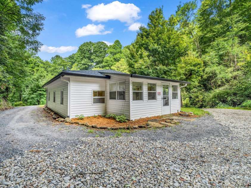 60 Owenby Cove Road, Fairview, NC 28730.  MLS# CAR4408666, YatesRealty ID 44874. 