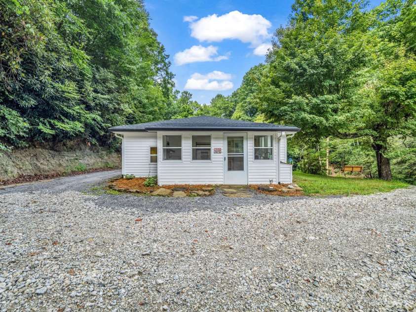 60 Owenby Cove Road, Fairview, NC 28730.  MLS# CAR4408666, YatesRealty ID 44874. 