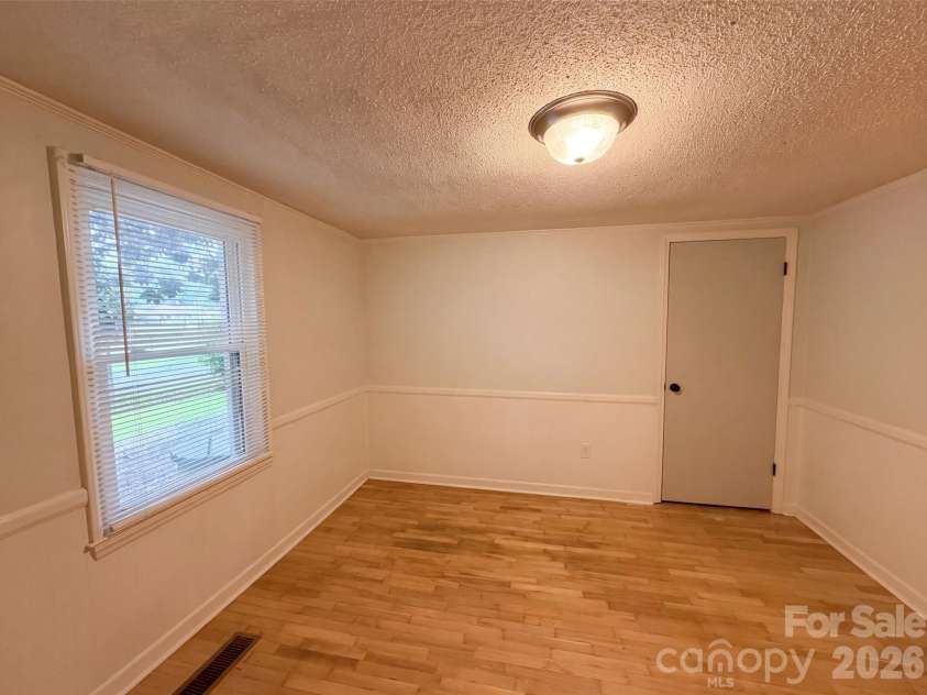 1017 White Lane, Gastonia, NC 28052.  MLS# CAR4415334, YatesRealty ID 44875. 
