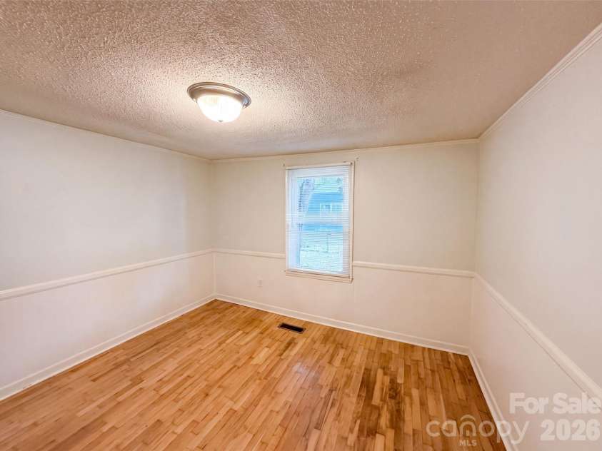 1017 White Lane, Gastonia, NC 28052.  MLS# CAR4415334, YatesRealty ID 44875. 