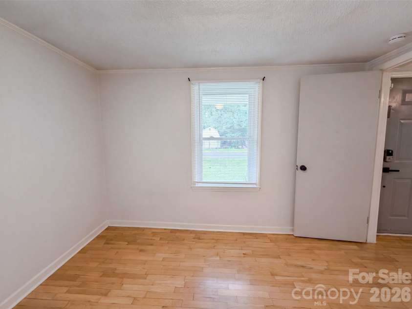 1017 White Lane, Gastonia, NC 28052.  MLS# CAR4415334, YatesRealty ID 44875. 