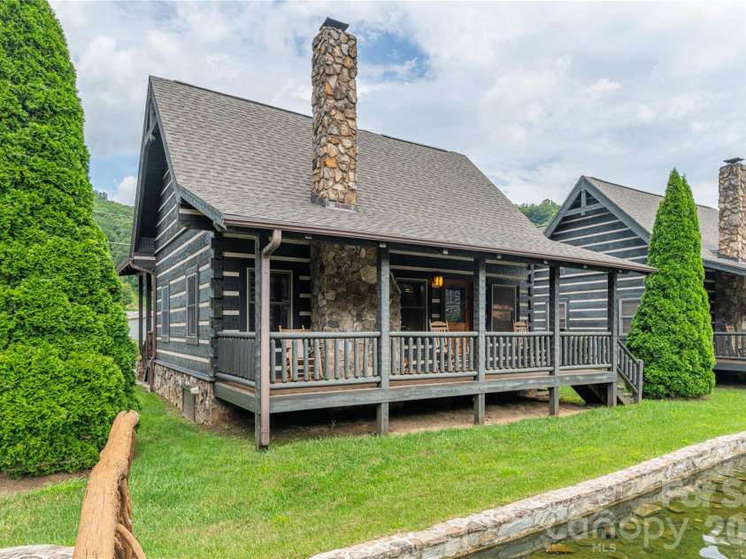 93 Rachels Circle, Maggie Valley, NC 28751.  MLS# CAR4408080, YatesRealty ID 44878. 