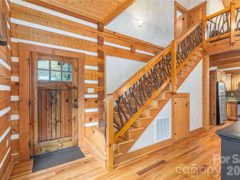 93 Rachels Circle, Maggie Valley, NC 28751.  MLS# CAR4408080, YatesRealty ID 44878. 