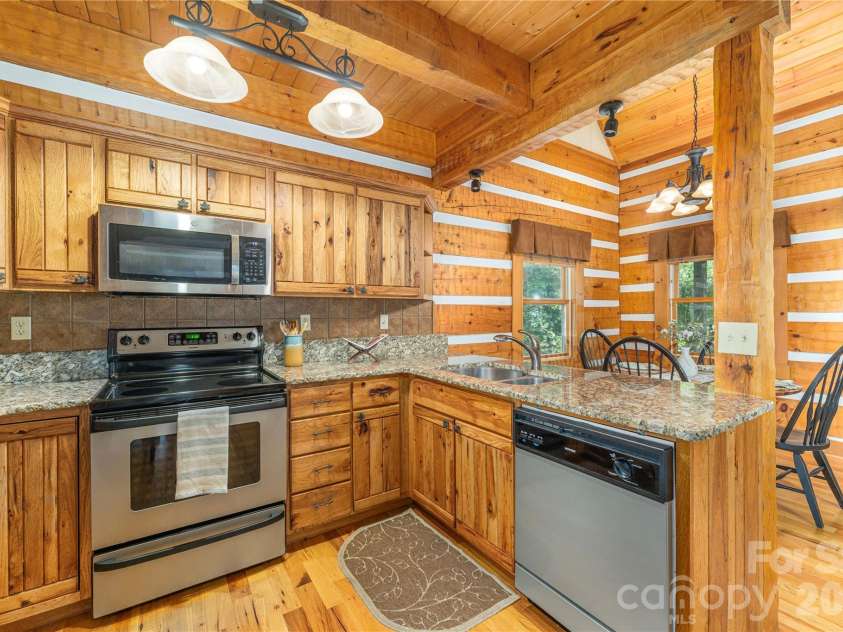 93 Rachels Circle, Maggie Valley, NC 28751.  MLS# CAR4408080, YatesRealty ID 44878. 