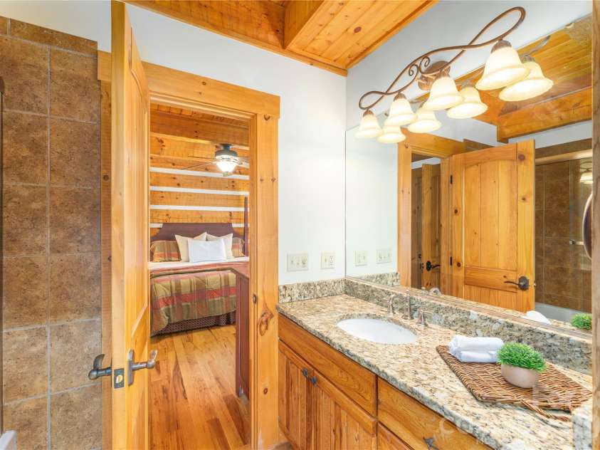 93 Rachels Circle, Maggie Valley, NC 28751.  MLS# CAR4408080, YatesRealty ID 44878. 