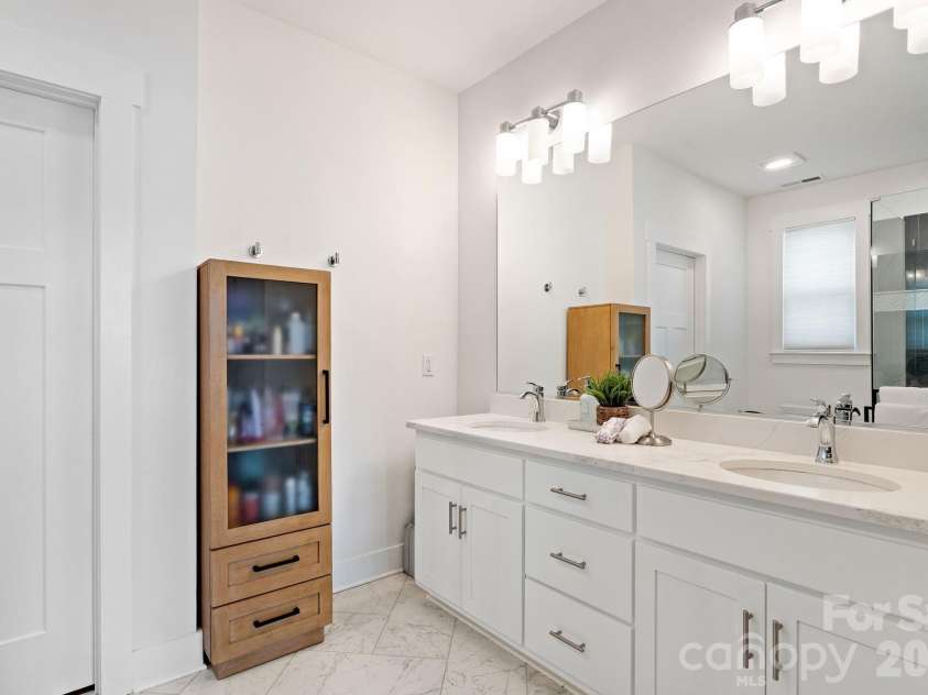 1786 Riverview Road, Lexington, NC 27292.  MLS# CAR4367857, YatesRealty ID 44879. 