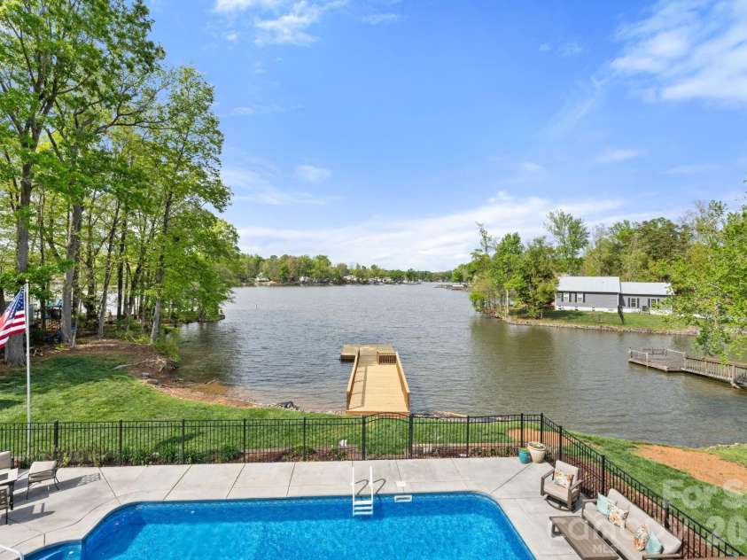 1786 Riverview Road, Lexington, NC 27292.  MLS# CAR4367857, YatesRealty ID 44879. 