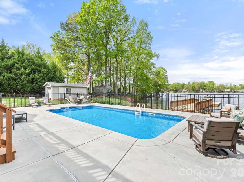 1786 Riverview Road, Lexington, NC 27292.  MLS# CAR4367857, YatesRealty ID 44879. 
