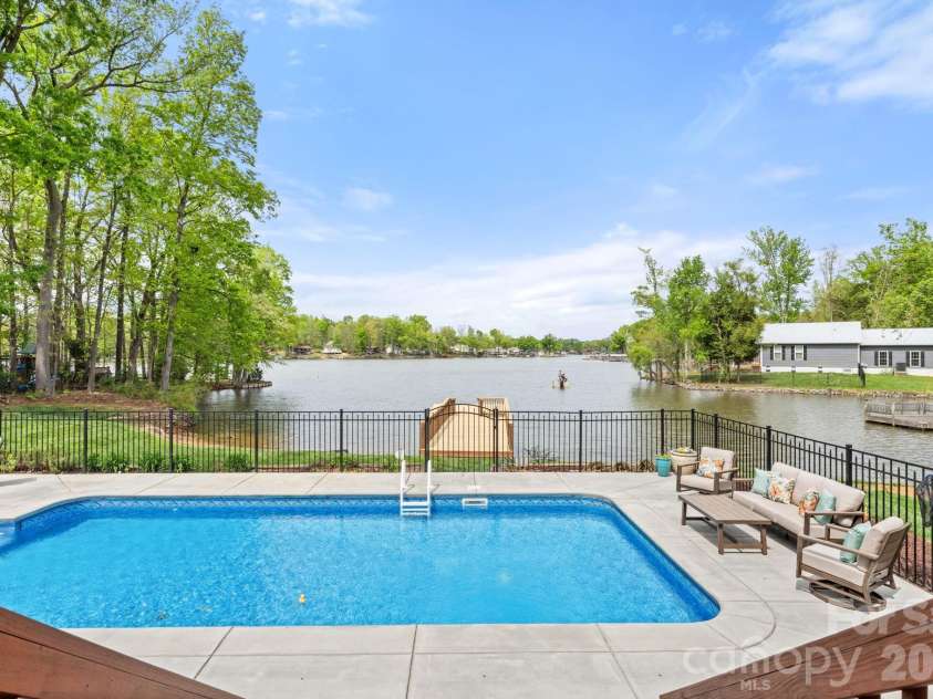 1786 Riverview Road, Lexington, NC 27292.  MLS# CAR4367857, YatesRealty ID 44879. 
