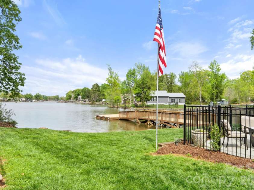 1786 Riverview Road, Lexington, NC 27292.  MLS# CAR4367857, YatesRealty ID 44879. 