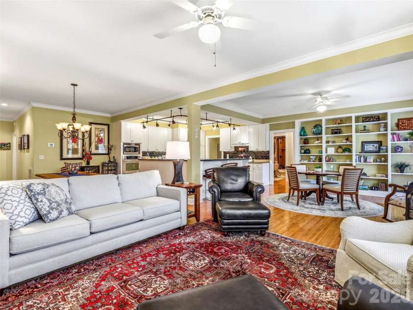 2688 Greenville Highway, Flat Rock, NC 28731.  MLS# CAR4354326, YatesRealty ID 4488. 