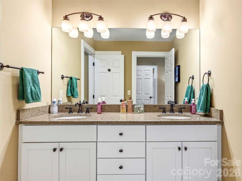 2688 Greenville Highway, Flat Rock, NC 28731.  MLS# CAR4354326, YatesRealty ID 4488. 