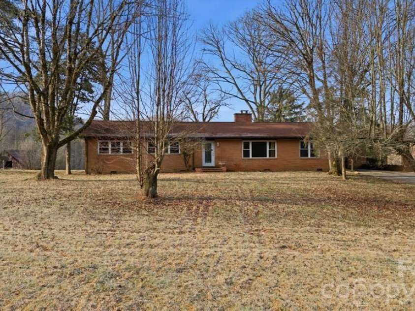 2977 HWY 64 Highway, Hayesville, NC 28904.  MLS# CAR4382674, YatesRealty ID 44880. 