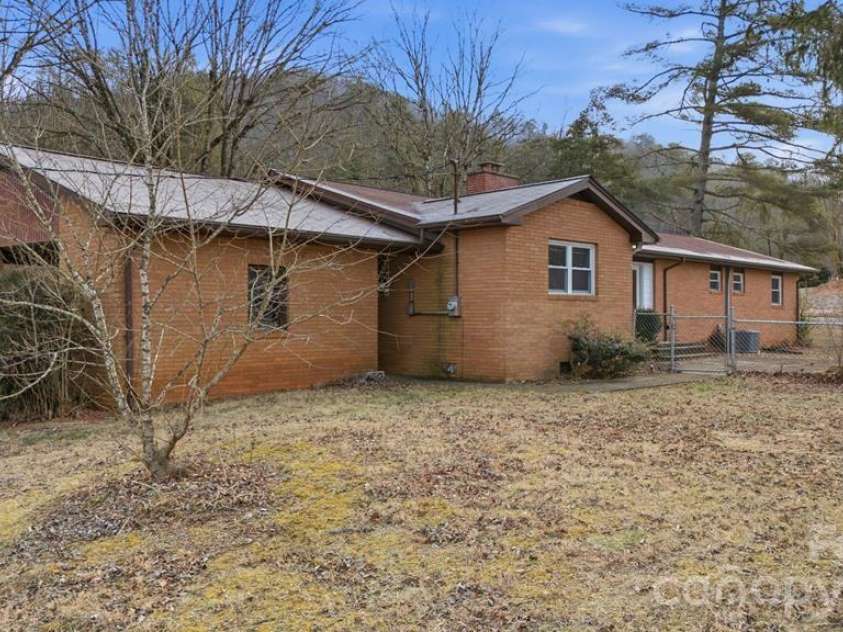 2977 HWY 64 Highway, Hayesville, NC 28904.  MLS# CAR4382674, YatesRealty ID 44880. 