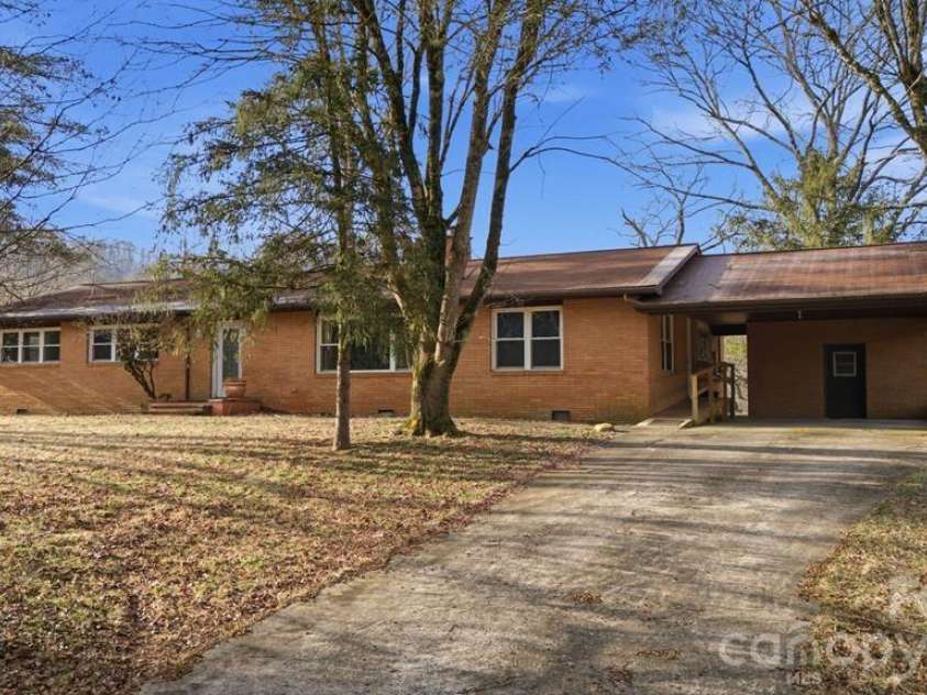 2977 HWY 64 Highway, Hayesville, NC 28904.  MLS# CAR4382674, YatesRealty ID 44880. 