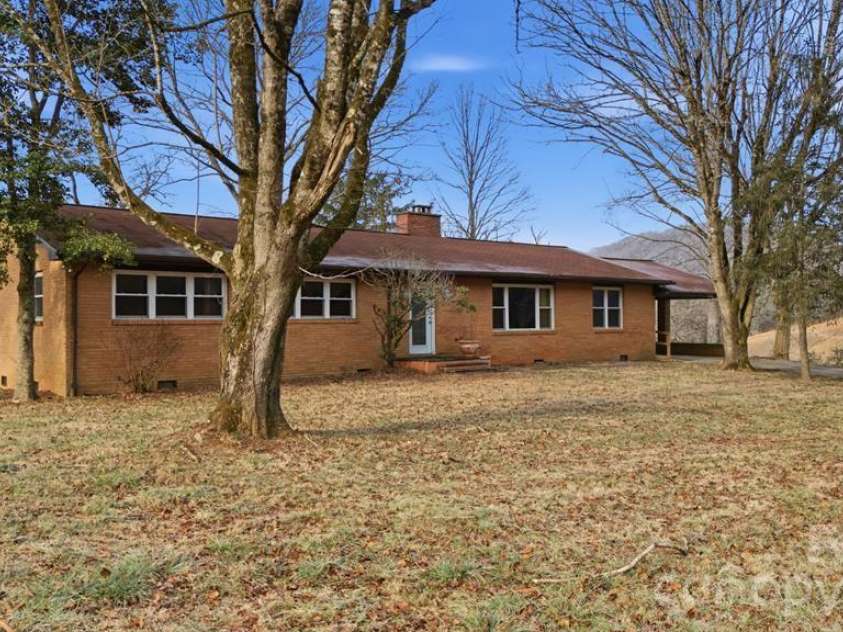 2977 HWY 64 Highway, Hayesville, NC 28904.  MLS# CAR4382674, YatesRealty ID 44880. 