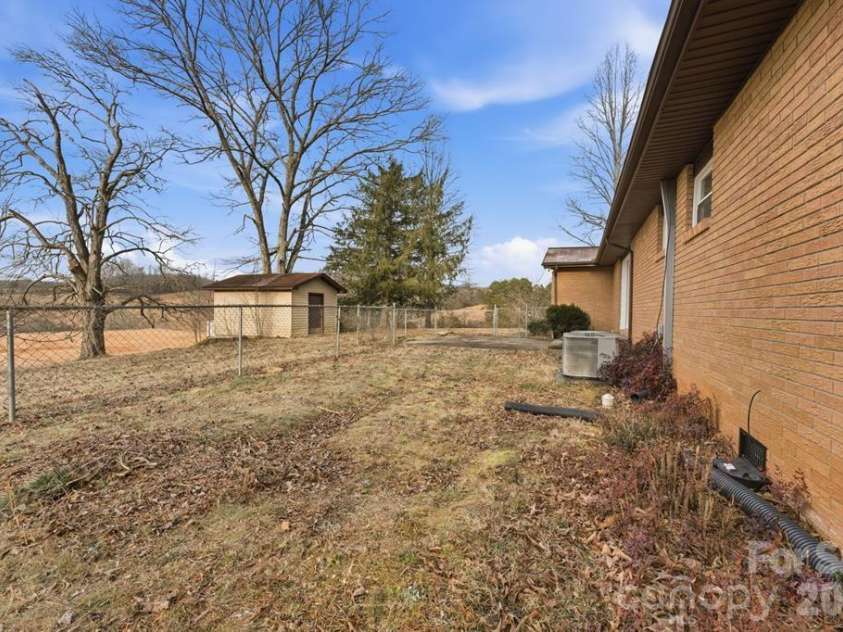 2977 HWY 64 Highway, Hayesville, NC 28904.  MLS# CAR4382674, YatesRealty ID 44880. 