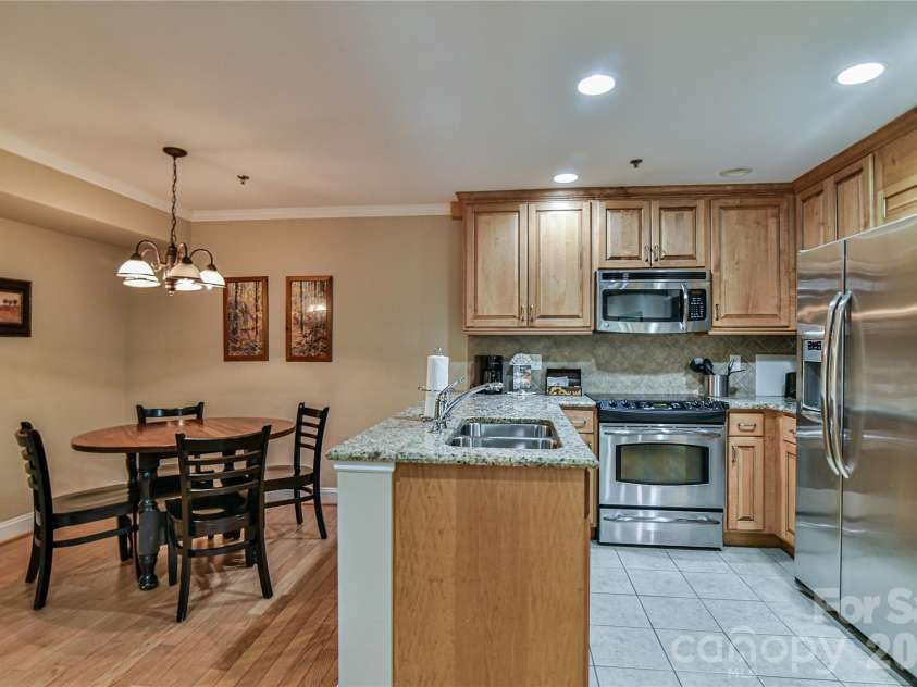 211 Bowling Park Road, Asheville, NC 28803.  MLS# CAR4413692, YatesRealty ID 44884. 