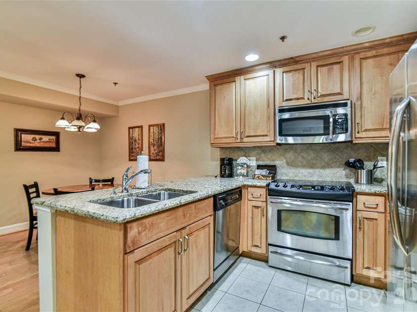 211 Bowling Park Road, Asheville, NC 28803.  MLS# CAR4413692, YatesRealty ID 44884. 