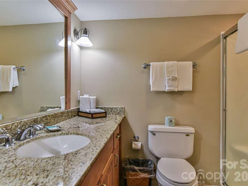 211 Bowling Park Road, Asheville, NC 28803.  MLS# CAR4413692, YatesRealty ID 44884. 