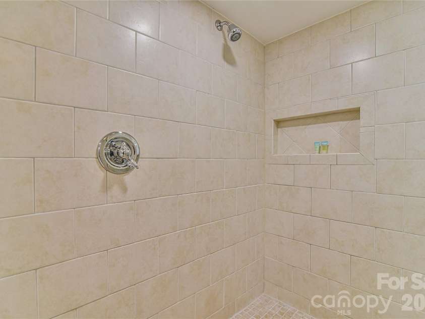211 Bowling Park Road, Asheville, NC 28803.  MLS# CAR4413692, YatesRealty ID 44884. 