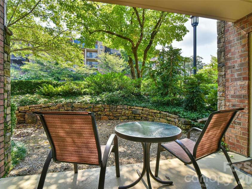211 Bowling Park Road, Asheville, NC 28803.  MLS# CAR4413692, YatesRealty ID 44884. 