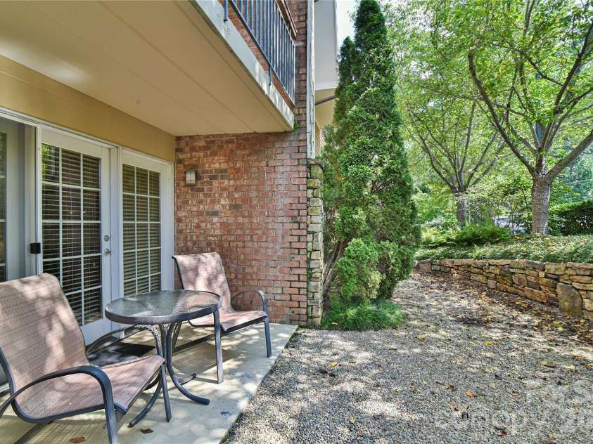211 Bowling Park Road, Asheville, NC 28803.  MLS# CAR4413692, YatesRealty ID 44884. 