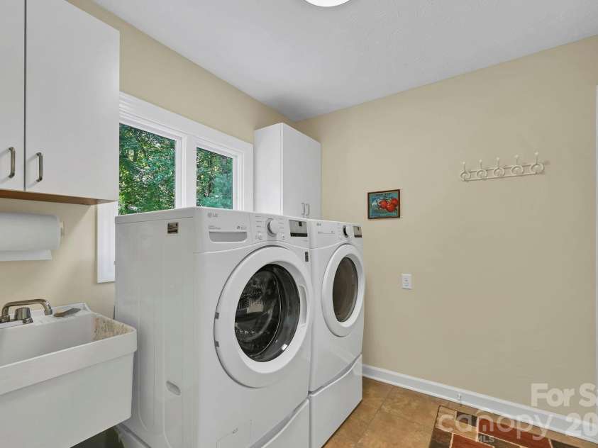 3 Rodney Court, Flat Rock, NC 28731.  MLS# CAR4415085, YatesRealty ID 44885. 
