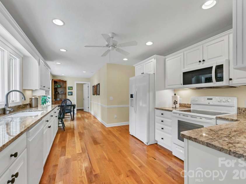 3 Rodney Court, Flat Rock, NC 28731.  MLS# CAR4415085, YatesRealty ID 44885. 