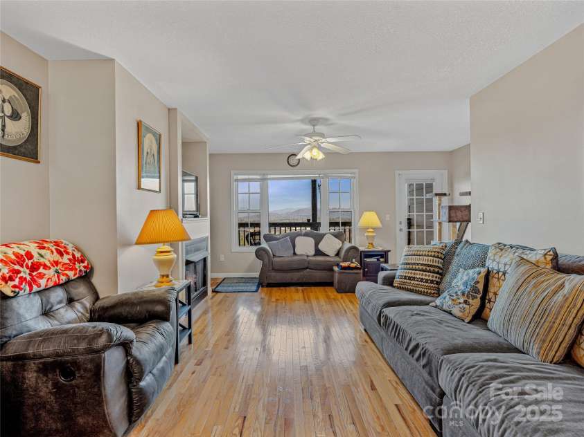 59 Rotunda Circle, Asheville, NC 28806.  MLS# CAR4221503, YatesRealty ID 4489. 