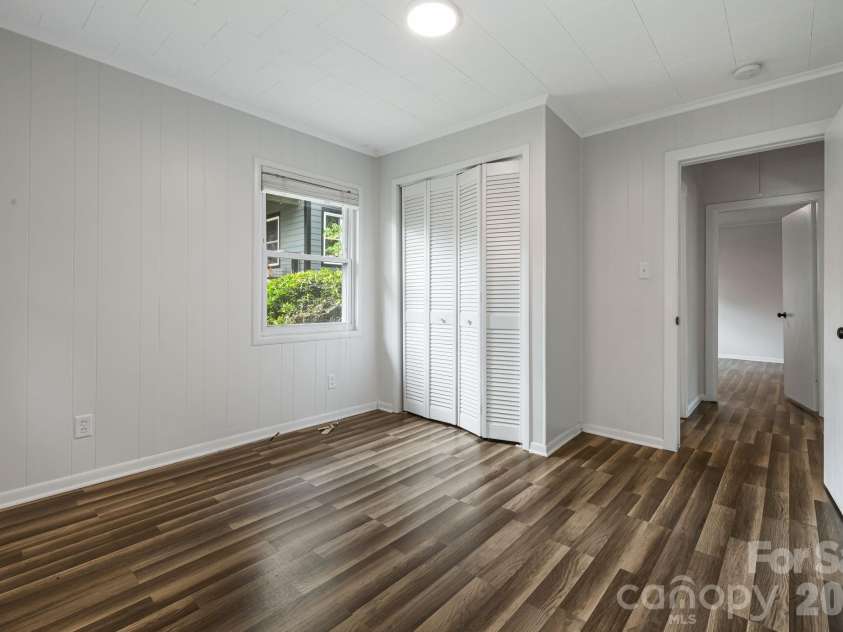 48 Carrier Street, Asheville, NC 28806.  MLS# CAR4413452, YatesRealty ID 44890. 
