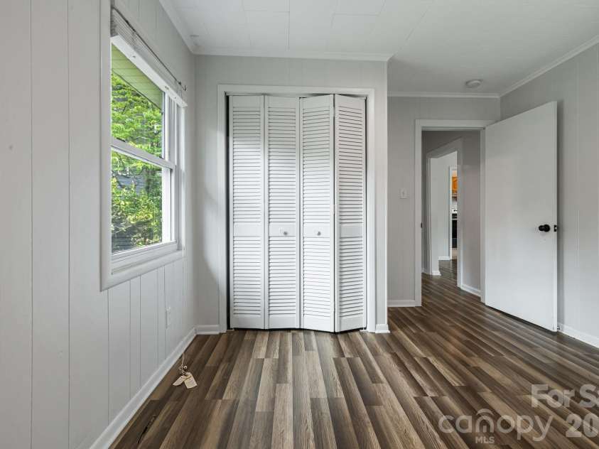 48 Carrier Street, Asheville, NC 28806.  MLS# CAR4413452, YatesRealty ID 44890. 