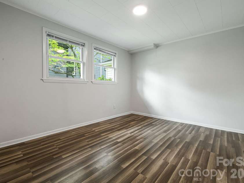 48 Carrier Street, Asheville, NC 28806.  MLS# CAR4413452, YatesRealty ID 44890. 
