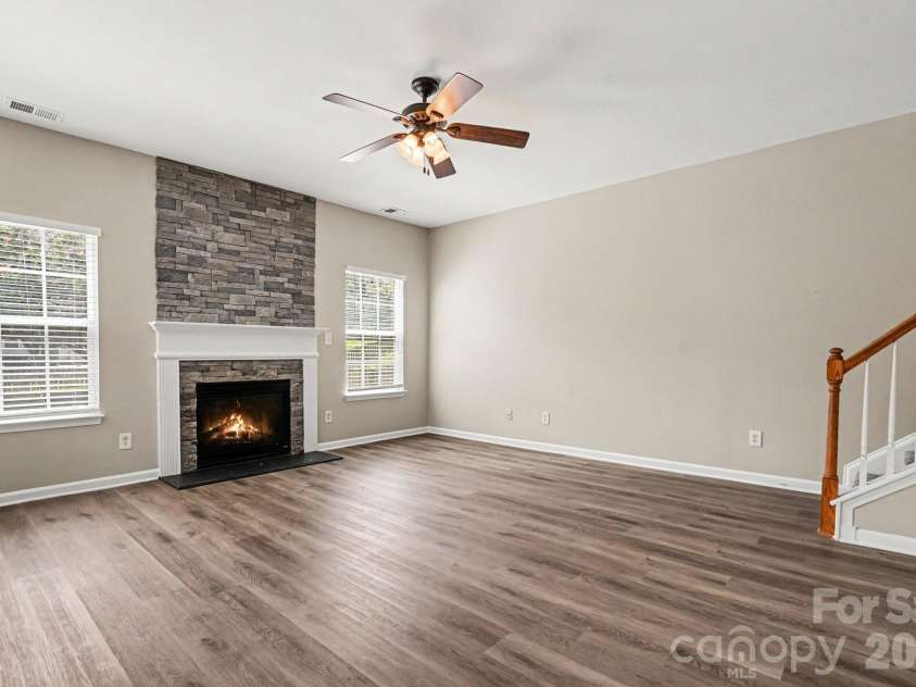10035 Barrands Lane, Charlotte, NC 28278.  MLS# CAR4414588, YatesRealty ID 44893. 