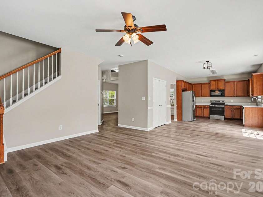 10035 Barrands Lane, Charlotte, NC 28278.  MLS# CAR4414588, YatesRealty ID 44893. 