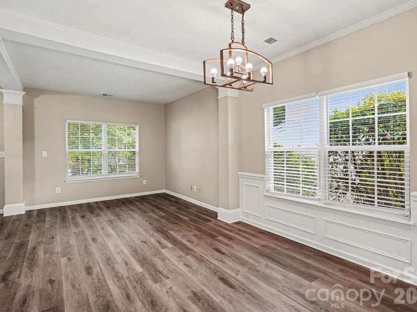 10035 Barrands Lane, Charlotte, NC 28278.  MLS# CAR4414588, YatesRealty ID 44893. 