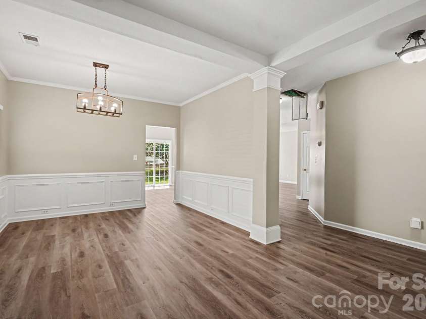 10035 Barrands Lane, Charlotte, NC 28278.  MLS# CAR4414588, YatesRealty ID 44893. 