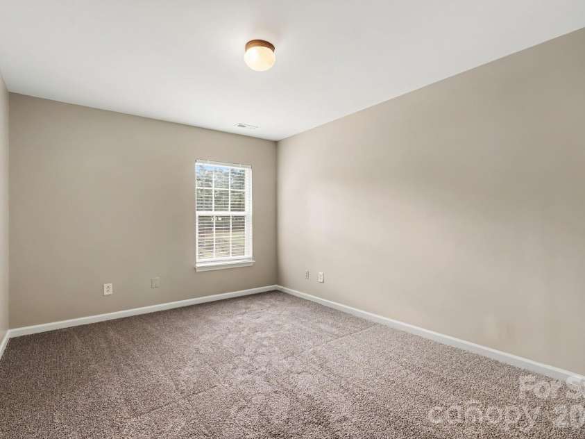 10035 Barrands Lane, Charlotte, NC 28278.  MLS# CAR4414588, YatesRealty ID 44893. 