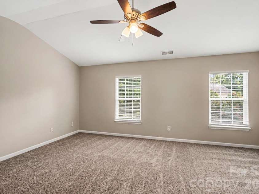 10035 Barrands Lane, Charlotte, NC 28278.  MLS# CAR4414588, YatesRealty ID 44893. 