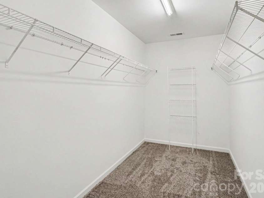 10035 Barrands Lane, Charlotte, NC 28278.  MLS# CAR4414588, YatesRealty ID 44893. 