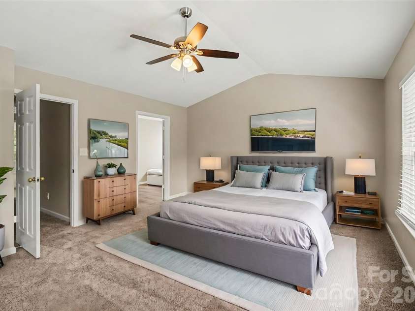 10035 Barrands Lane, Charlotte, NC 28278.  MLS# CAR4414588, YatesRealty ID 44893. Virtually Staged