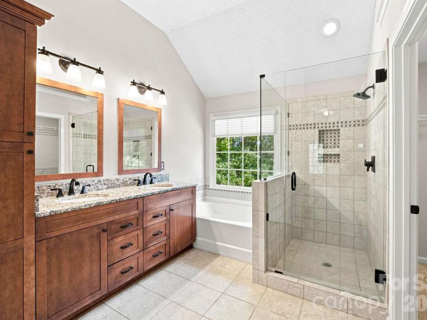 19740 Valiant Way, Cornelius, NC 28031.  MLS# CAR4408572, YatesRealty ID 44894. 