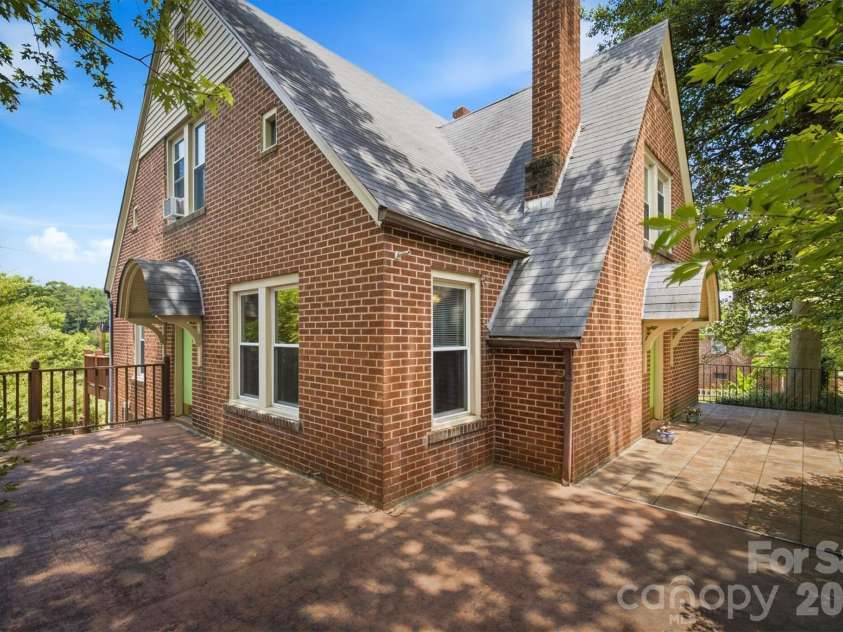 1205 Union Street, Morganton, NC 28655.  MLS# CAR4415291, YatesRealty ID 44895. 
