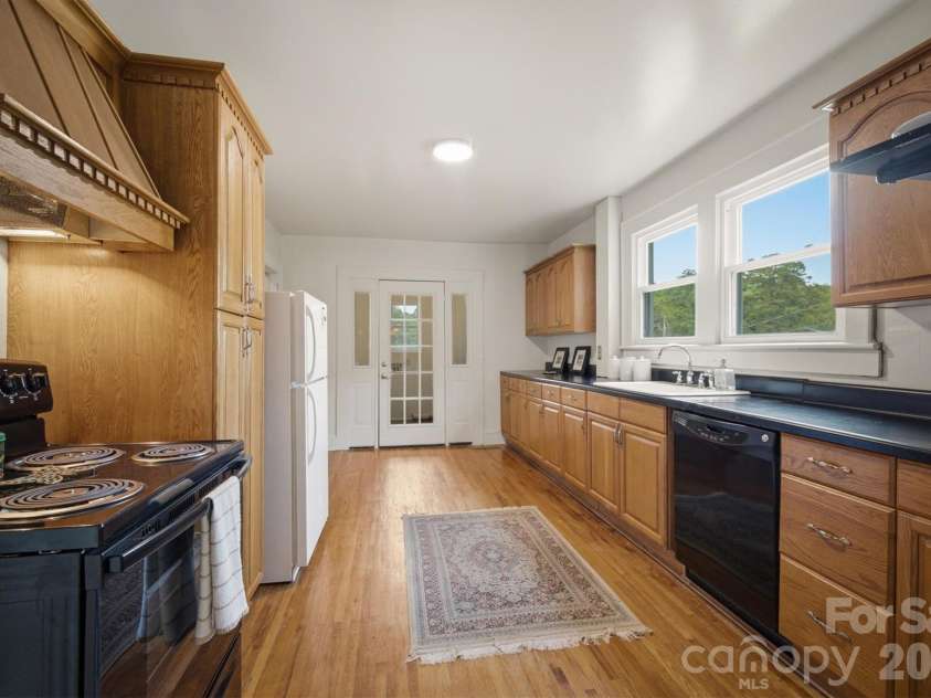 1205 Union Street, Morganton, NC 28655.  MLS# CAR4415291, YatesRealty ID 44895. 