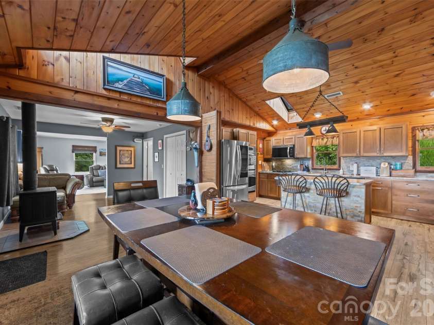 263 Pilgrims Lane, Burnsville, NC 28714.  MLS# CAR4415371, YatesRealty ID 44896. 
