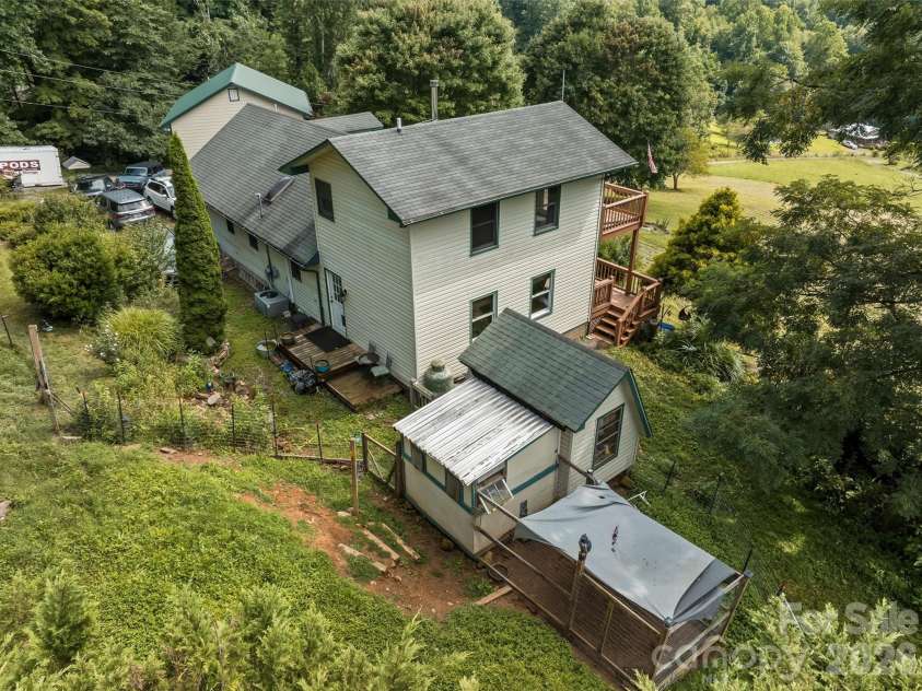 263 Pilgrims Lane, Burnsville, NC 28714.  MLS# CAR4415371, YatesRealty ID 44896. 