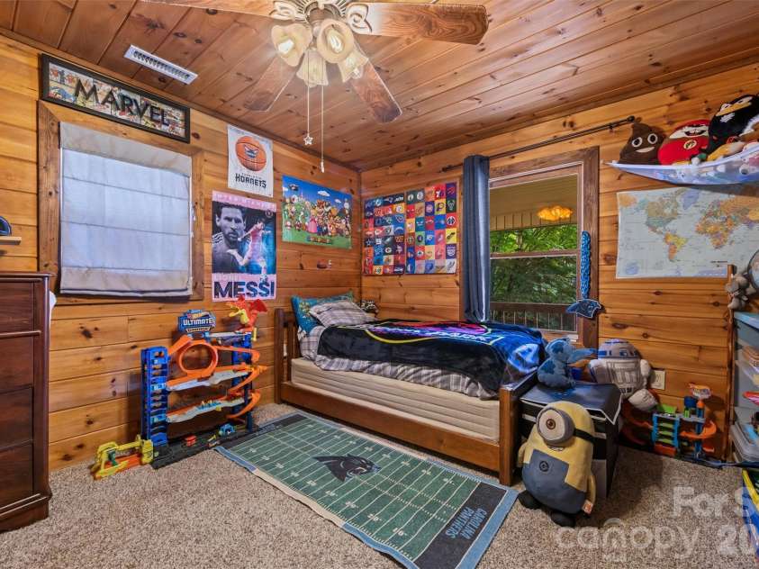 263 Pilgrims Lane, Burnsville, NC 28714.  MLS# CAR4415371, YatesRealty ID 44896. Guest Bedroom